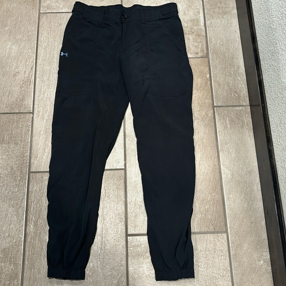Under Armour Women’s Size S Black Joggers Elastic Waist Pockets
